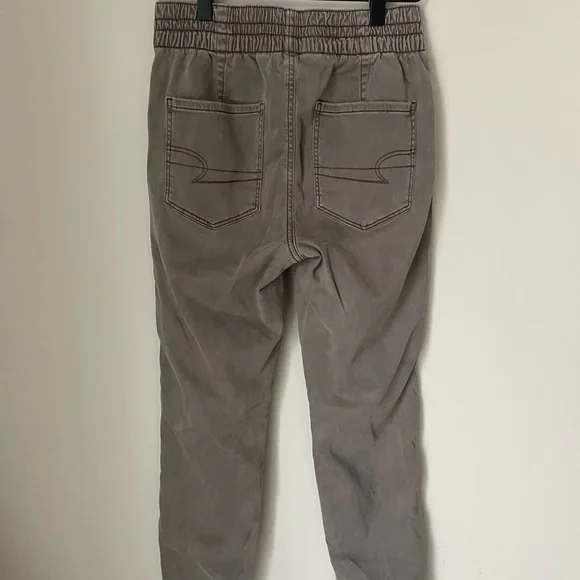 American Eagle Outfitters Lyocell Blend Cargo Pants Relaxed Fit Size 6 - Picture 5 of 9